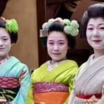 Geiko and Maiko in Kyoto: Japan’s Living Art Form geiko-maiko-miyagawacho-kyoto-300×200-1
